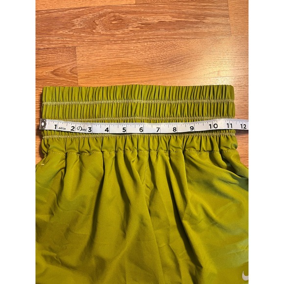 Women's Nike Dri-Fit Ultra High-Waisted Brief-Lined Shorts. Olive Green. Size xs - Picture 5 of 6